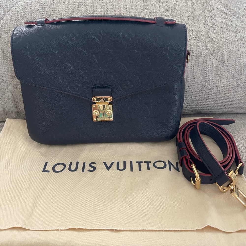 Louis Vuitton Pochette Metis Monogram Empreinte Leather